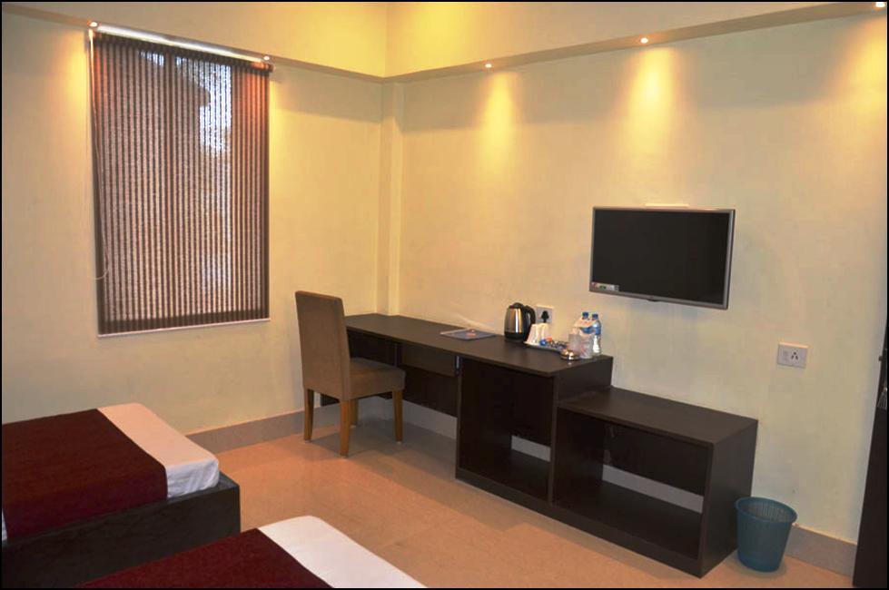 Hotel Pritika Durgāpur Esterno foto
