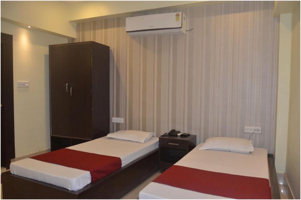 Hotel Pritika Durgāpur Esterno foto
