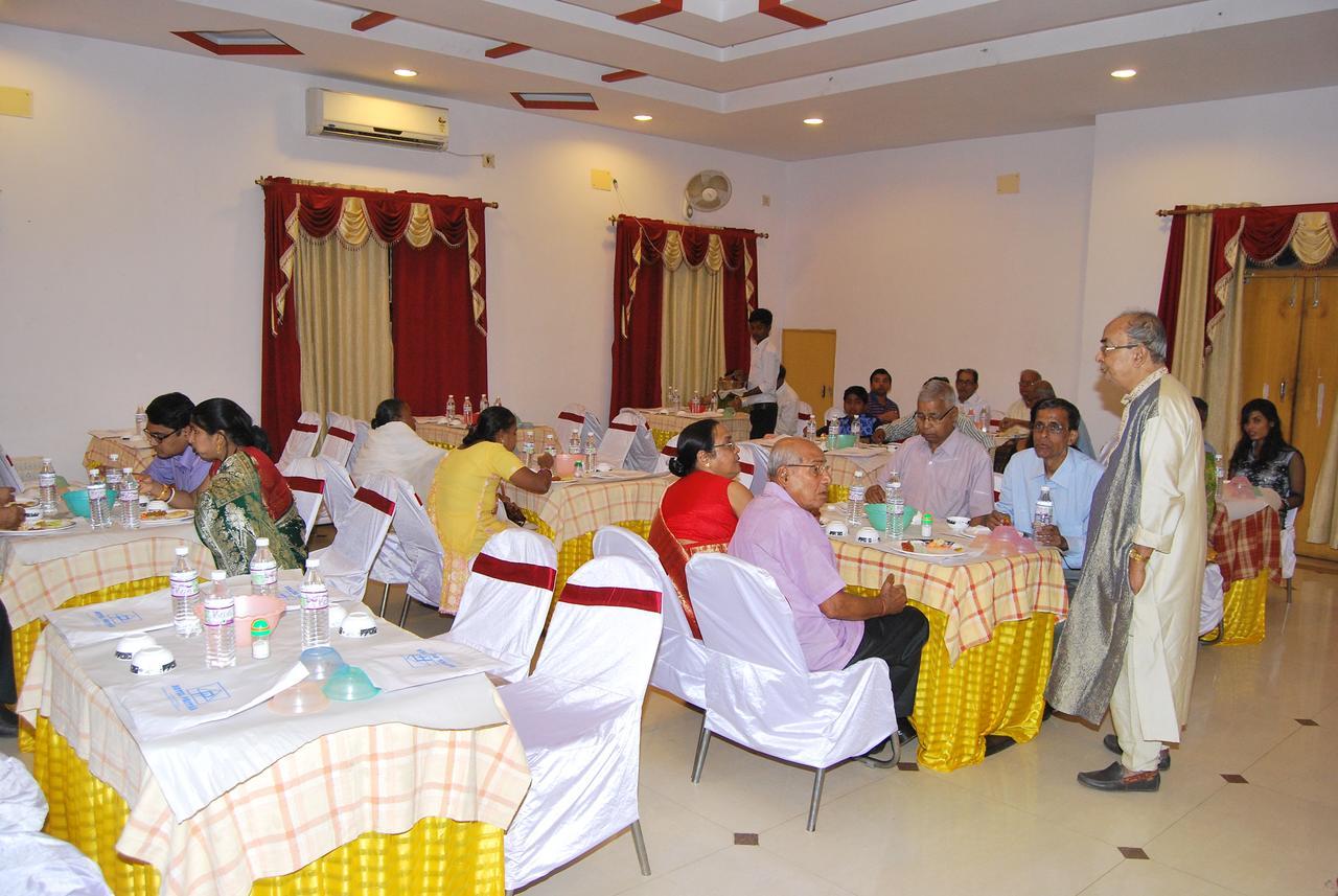 Hotel Pritika Durgāpur Esterno foto