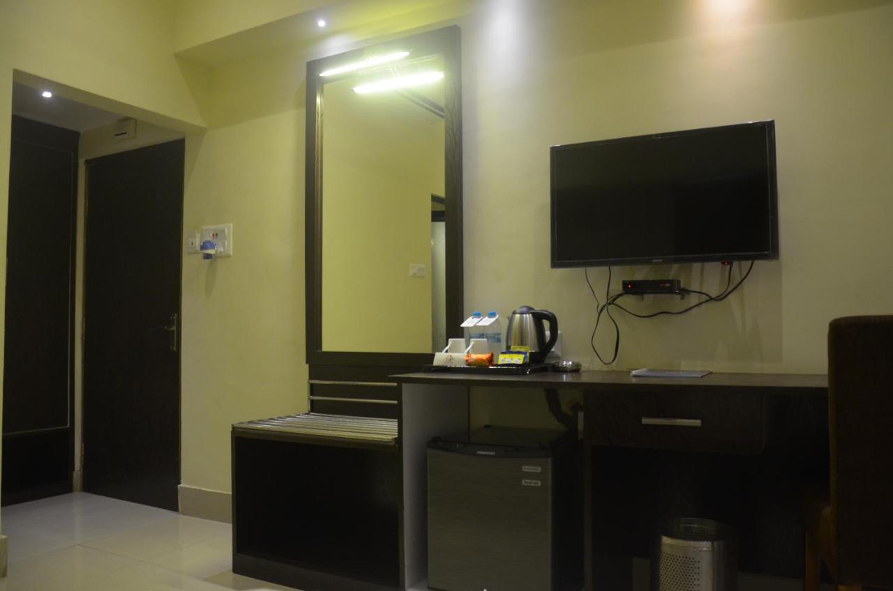 Hotel Pritika Durgāpur Esterno foto
