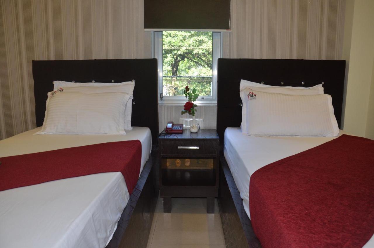 Hotel Pritika Durgāpur Esterno foto