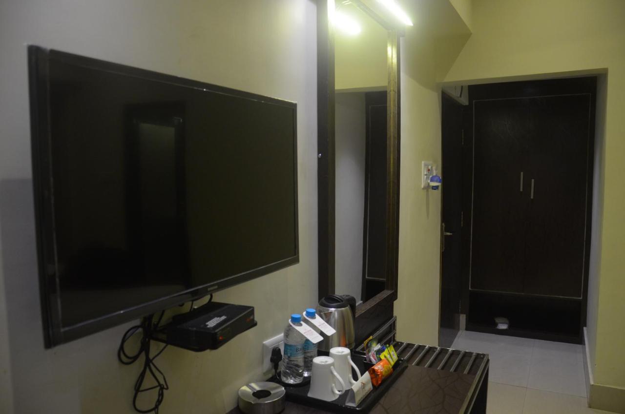 Hotel Pritika Durgāpur Esterno foto