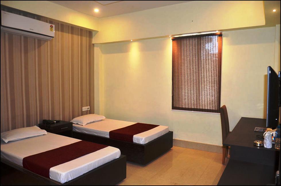 Hotel Pritika Durgāpur Esterno foto