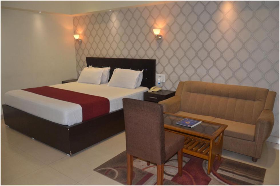 Hotel Pritika Durgāpur Esterno foto