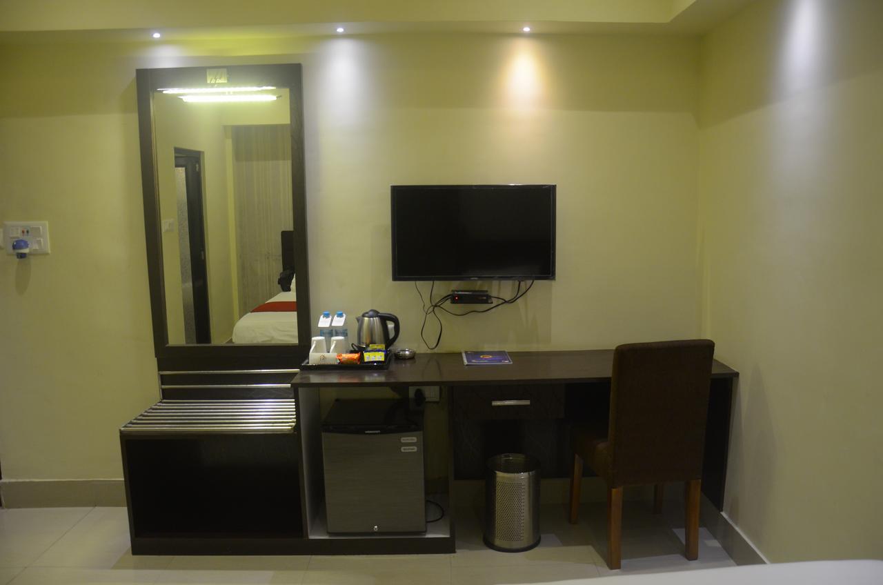 Hotel Pritika Durgāpur Esterno foto