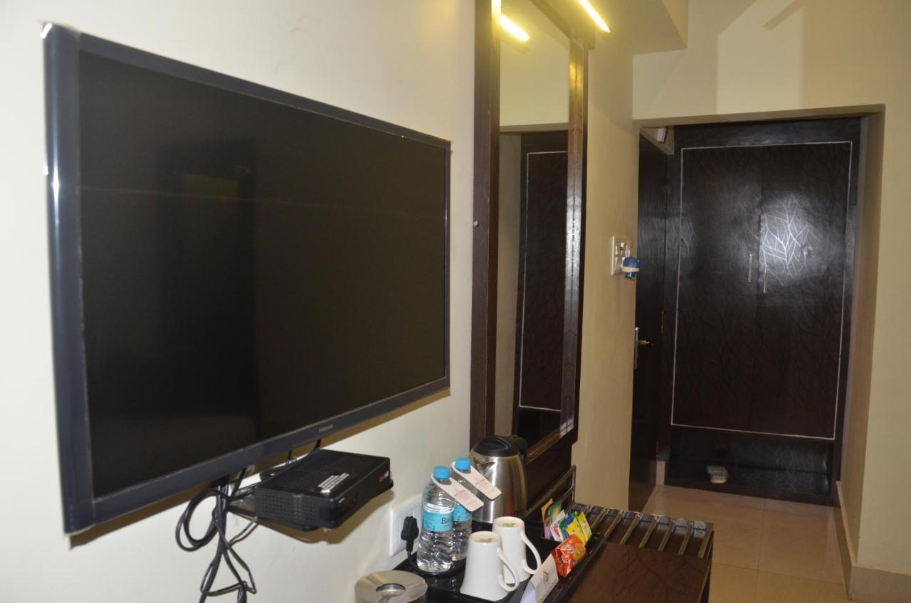Hotel Pritika Durgāpur Esterno foto