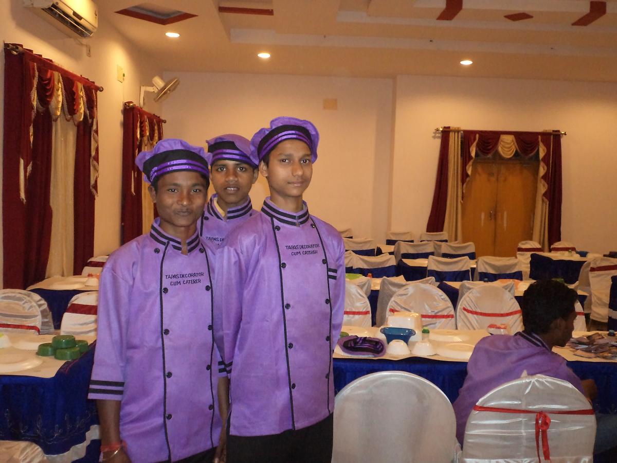 Hotel Pritika Durgāpur Esterno foto